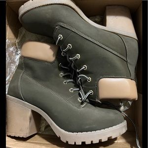 Cute Olive Boots! Perfect for fall